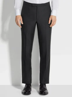 Suits><noscript><img width=
