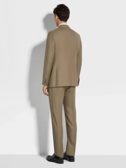 Suits><noscript><img width=