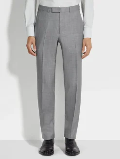 Suits><noscript><img width=