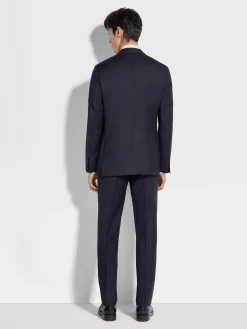 Suits><noscript><img width=